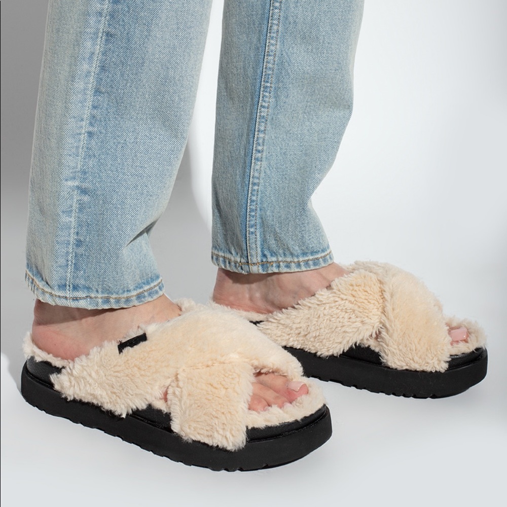 UGG FUZZ SUGAR CROSS SLIDE WOOL/ FAUX FUR/NATURAL/ BLACK  SLIPPER NO OFFERS
